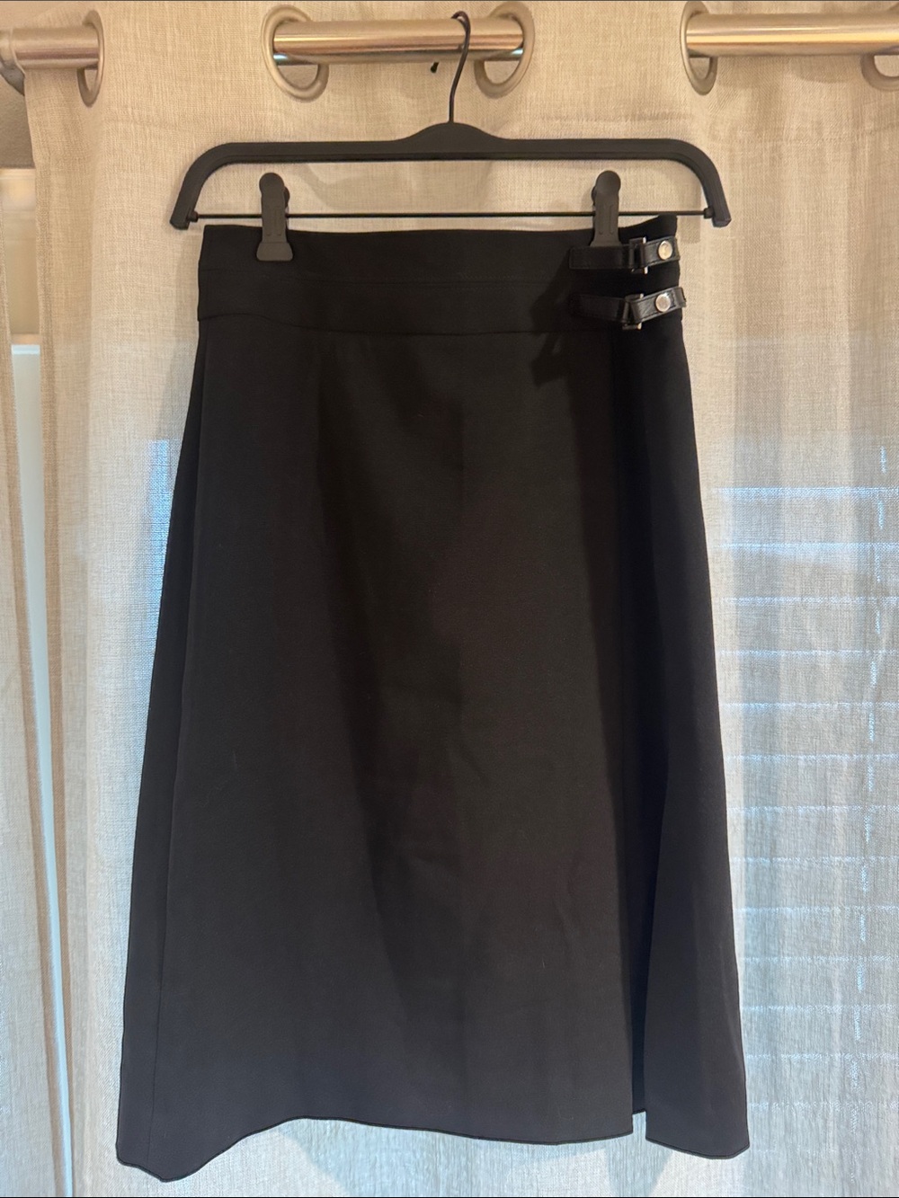 White House Black Market skirt with front slit. Very sexy and pretty.